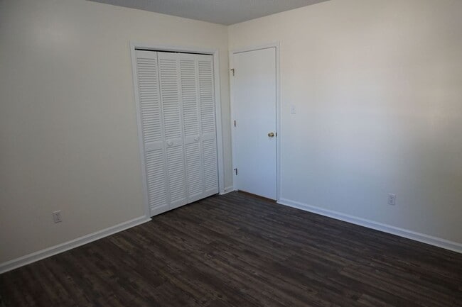 Building Photo - Cozy Two Bedroom 2 Full Bathroom Duplex!