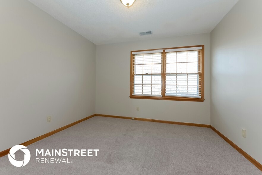 Building Photo - 5620 Meadow View Dr