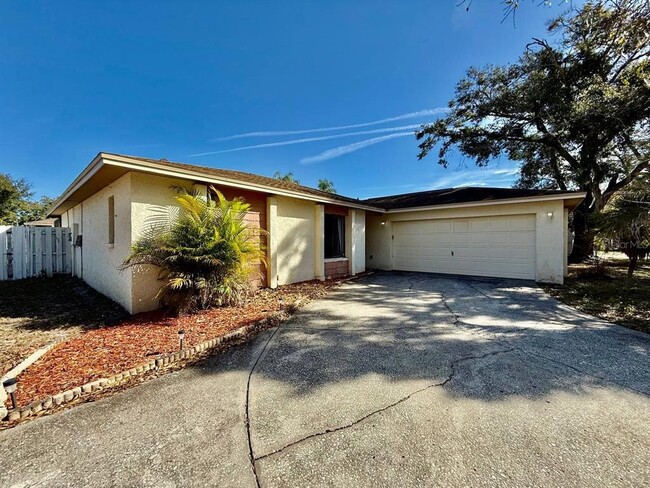 Building Photo - 4223 Summerdale Dr