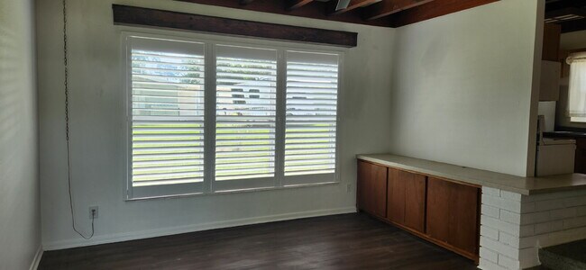 Building Photo - Charming 2-Bedroom Retreat on Christmas Hill in Titusville
