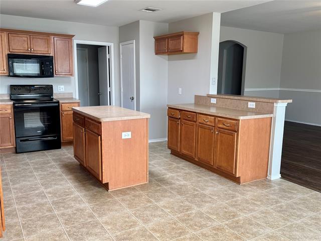 Building Photo - 204 S Chestnut St