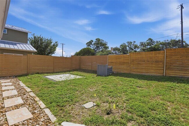 Building Photo - 4124 Valley View Rd
