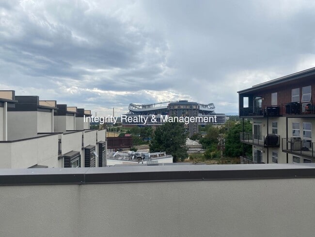 Building Photo - 2620 W Front View Cres Dr