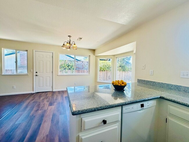 Building Photo - 505 Funston Dr