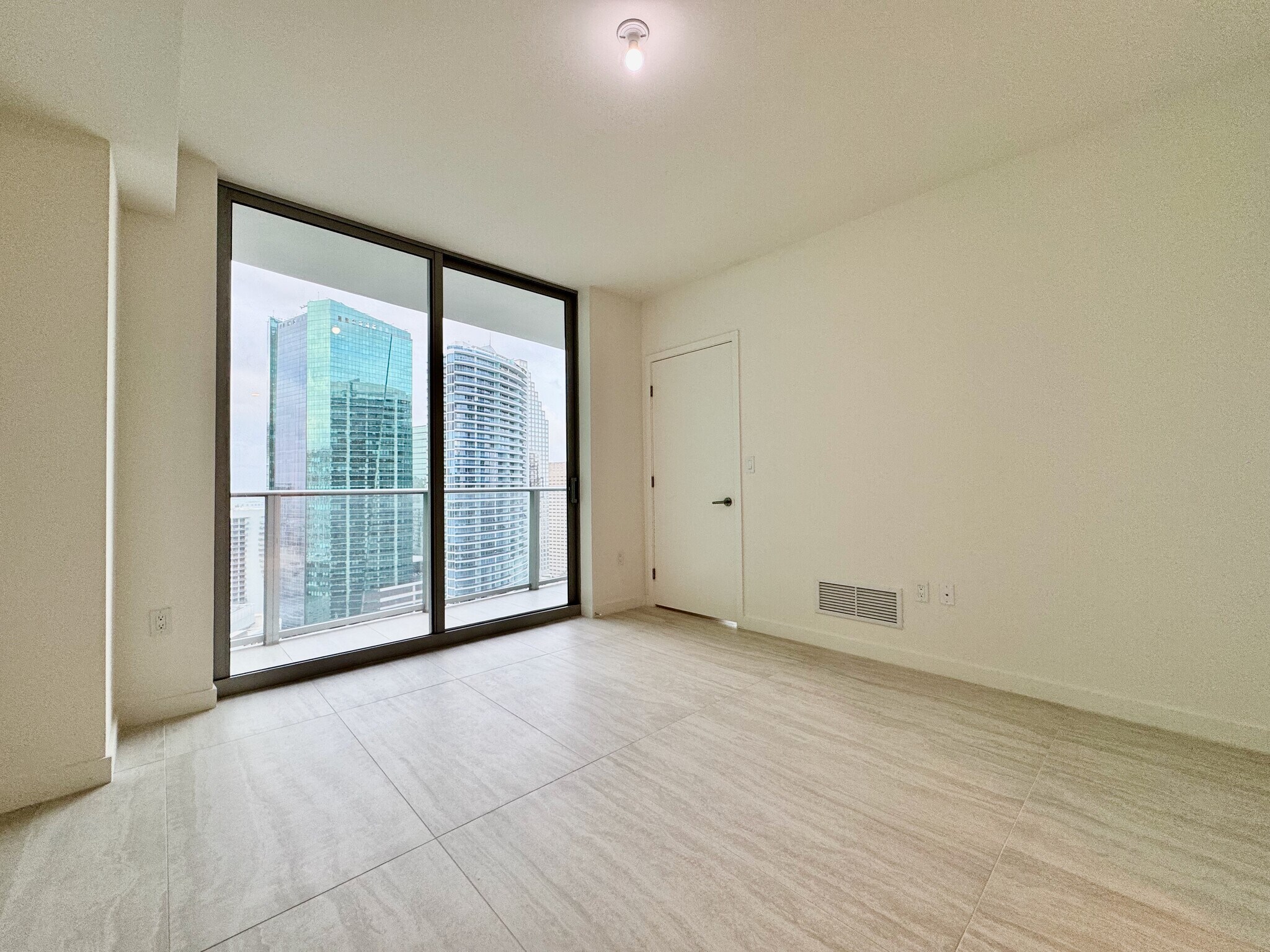 Building Photo - 77 SE 5th St