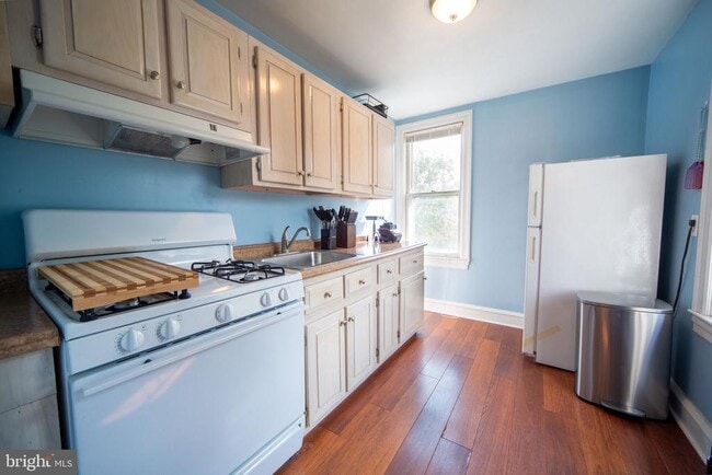Building Photo - 511 Cinnaminson Ave