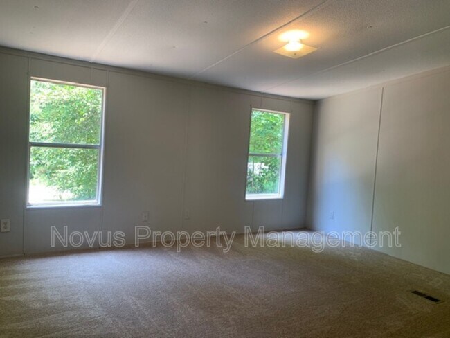 Building Photo - 221 Oakleigh Dr