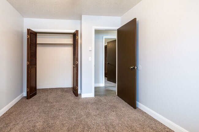 Building Photo - 4 BED 2 BATH HOME WITH BONUS ROOM IN IDAHO...