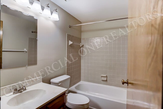 Building Photo - Beautiful 4 Bedroom Home near Mill Run