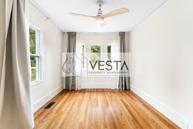Building Photo - 42 Greenhill Ave