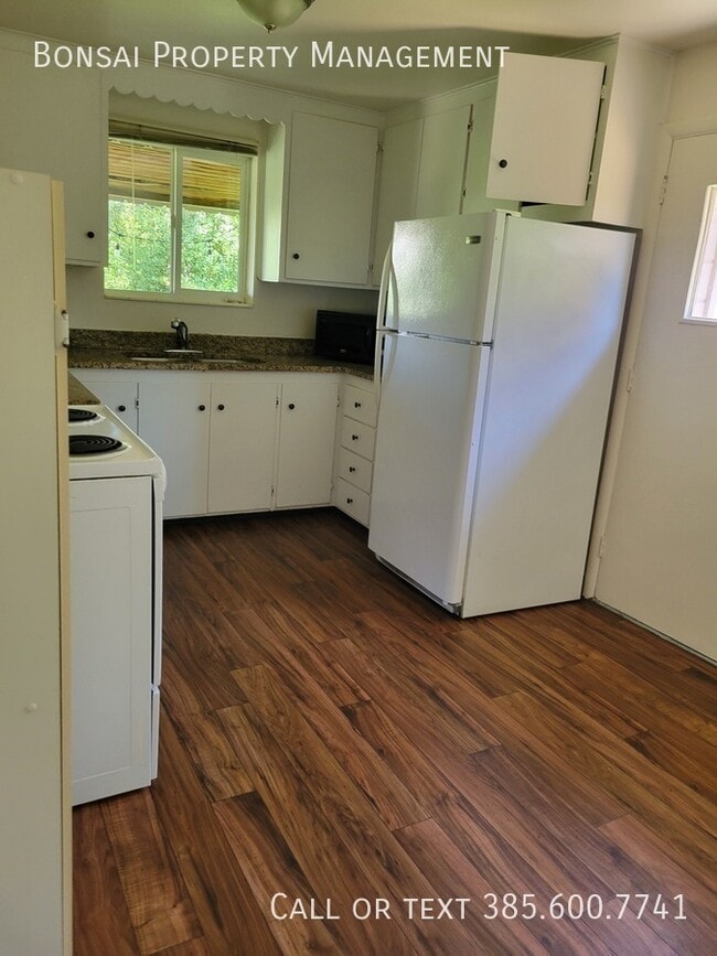Building Photo - 1050 E 400 S