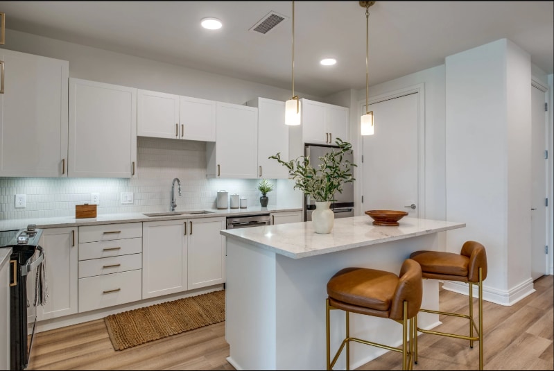 Building Photo - 1100 Oak Lawn Ave