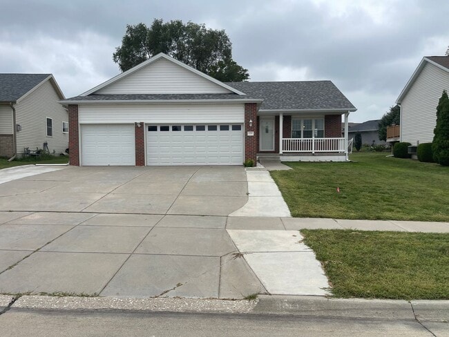 Building Photo - Beautiful open-concept ranch