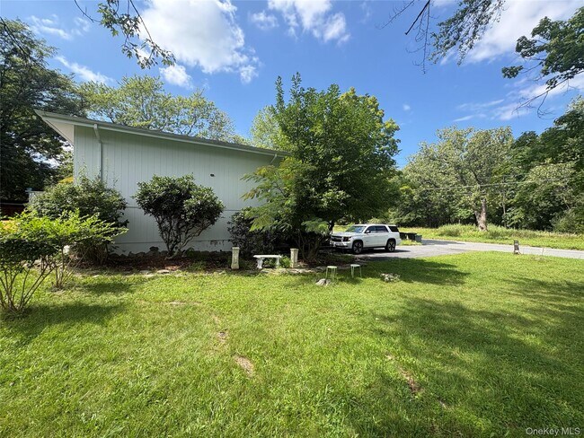 Building Photo - 57 Wedgewood Dr