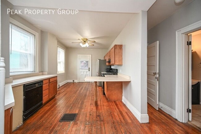 Building Photo - 2125 W Clifton Ave