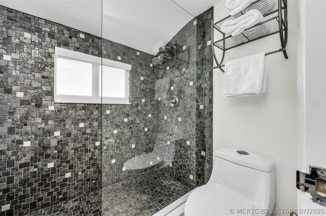 Building Photo - 39 Castle Harbor Isle Dr