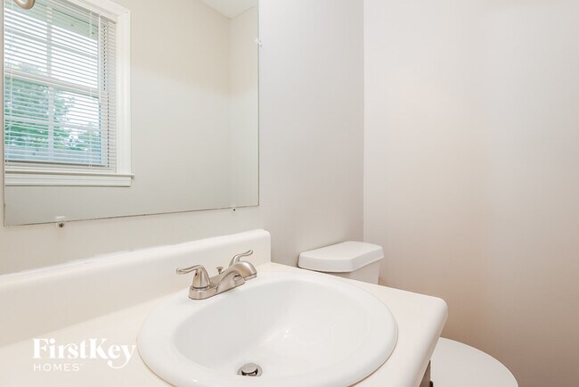 Building Photo - 7720 Quest Dr