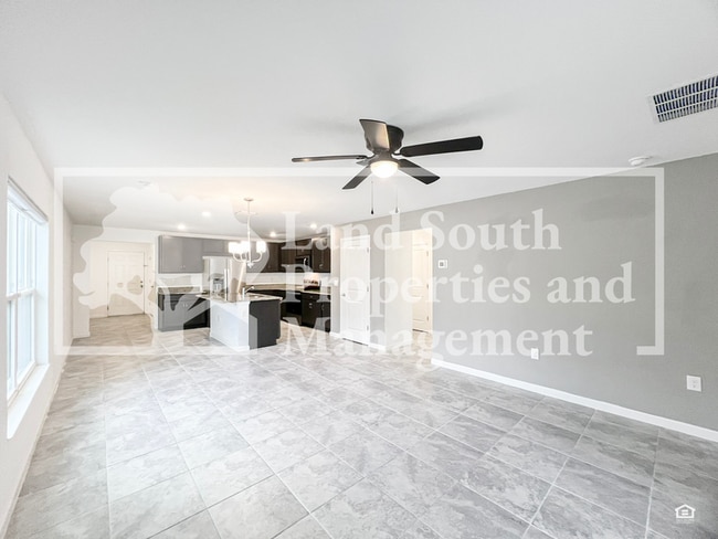 Building Photo - 4811 Rigging St