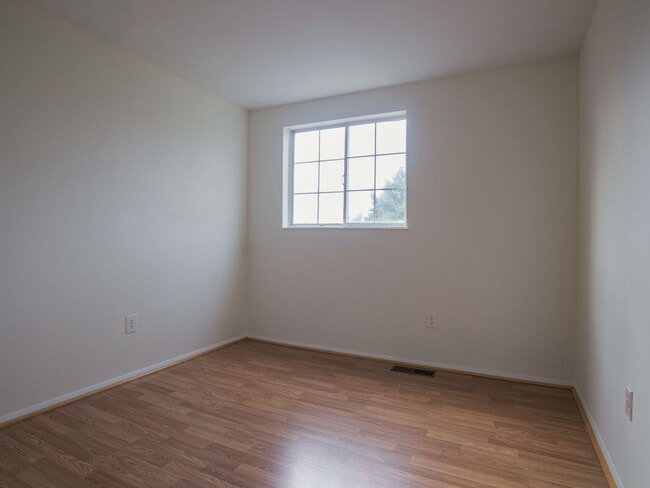 Building Photo - Beautiful 3-Bedroom Townhome with Private Backyard in Henrico