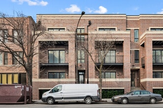 Building Photo - 2614 W Chicago Ave