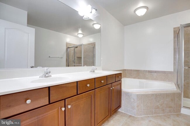 Building Photo - 42670 Hollyhock Terrace