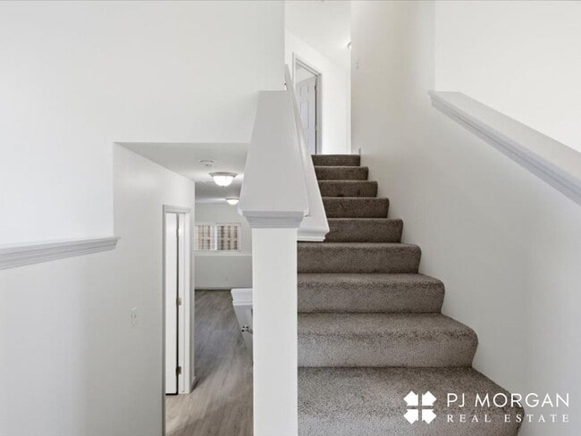 Building Photo - 19378 V St