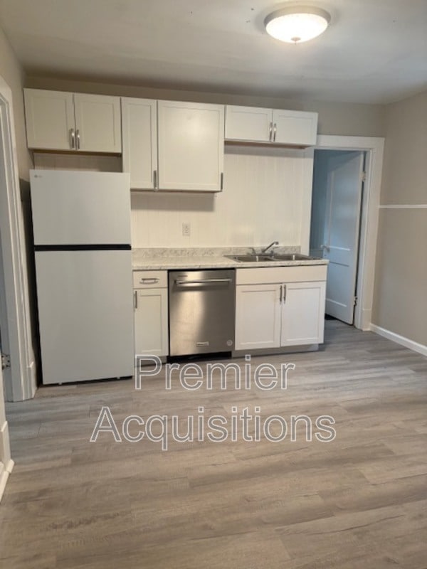 Building Photo - 614 Leonard St