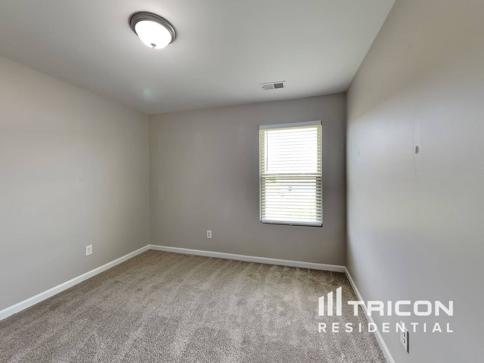 Building Photo - 646 Nonsuch Way