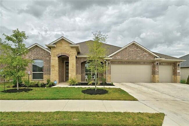 Primary Photo - 16500 Aventura Ave