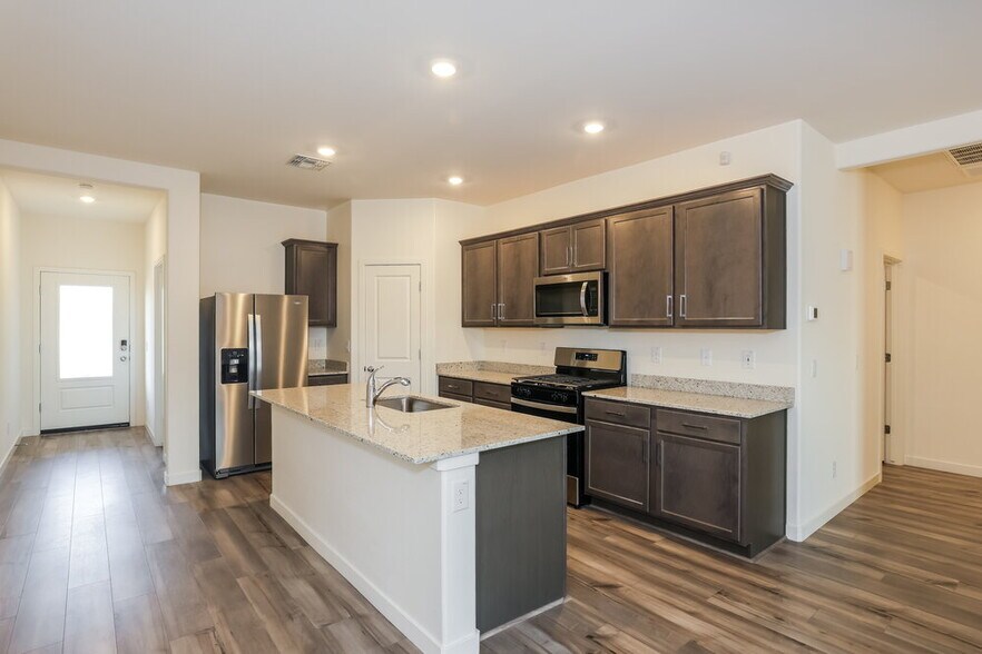 Building Photo - 24567 W Alta Vis Rd