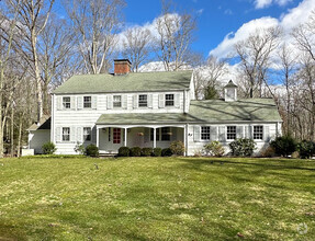 Building Photo - 8 Timber Ln