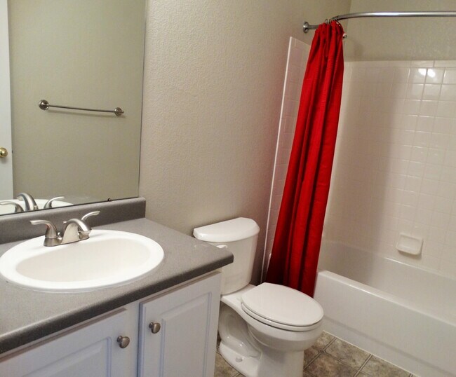 Building Photo - Fantastic Updated 3 Bed 2 Bath 2 Car Garage Duplex at Saddle Rock Ridge in Cherry Creek Schools!!