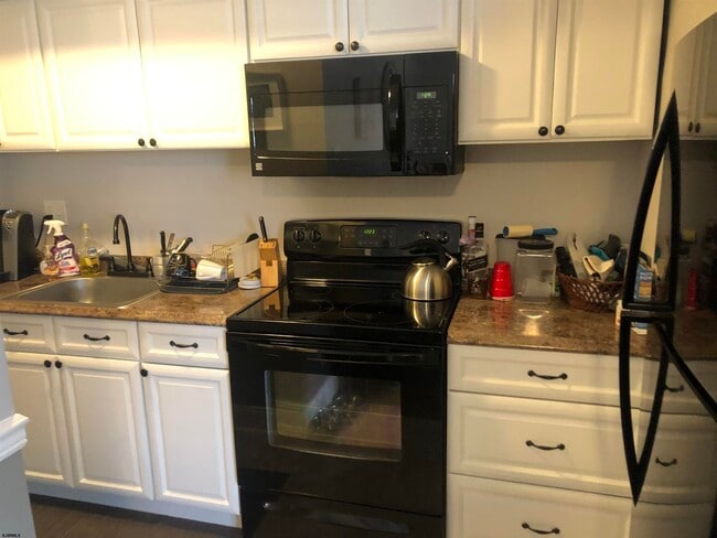 Building Photo - 21 S Monroe Ave