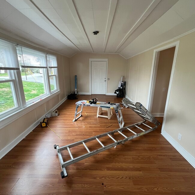 Building Photo - Million Street