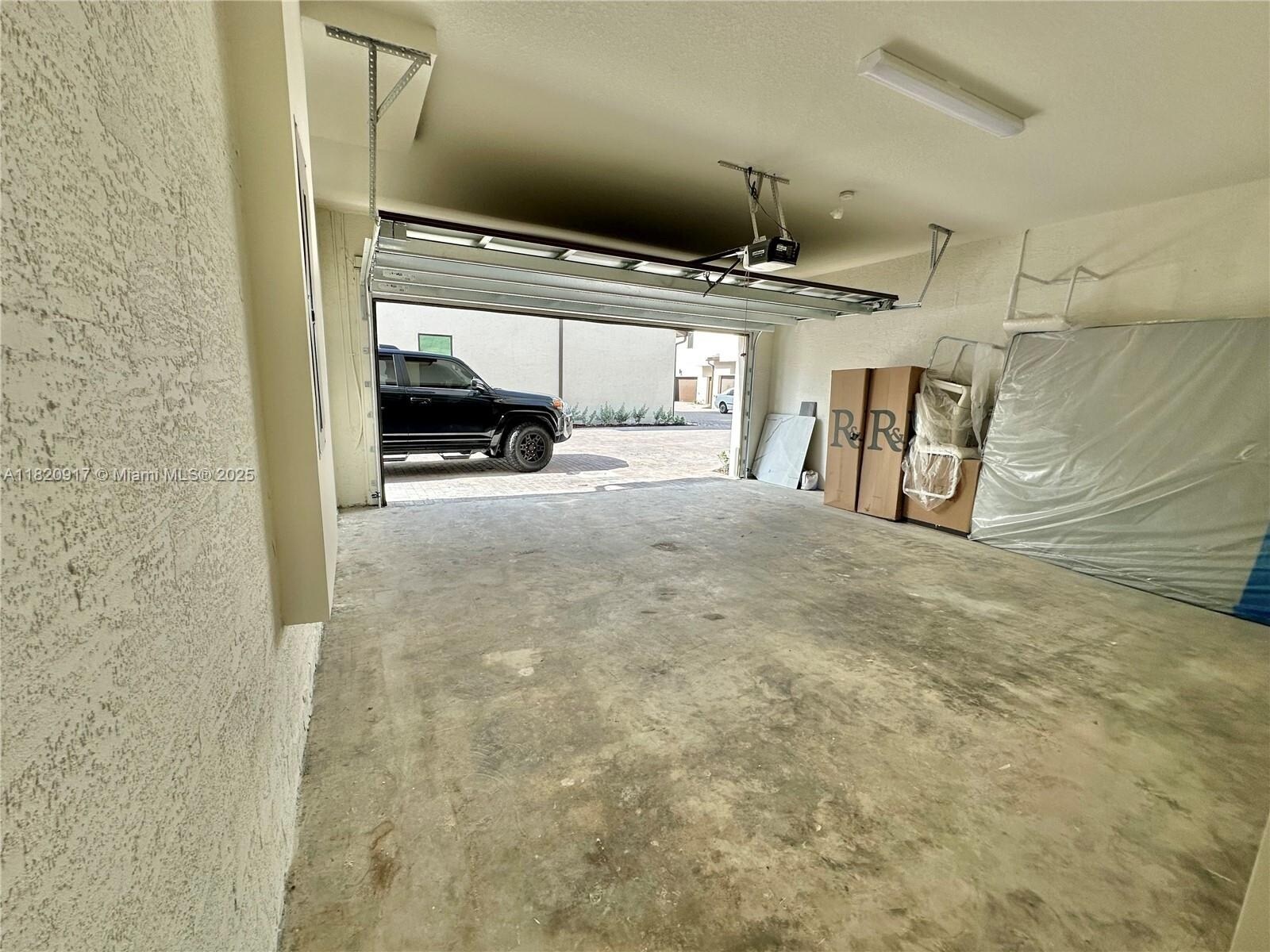 Building Photo - 8348 NW 43rd St