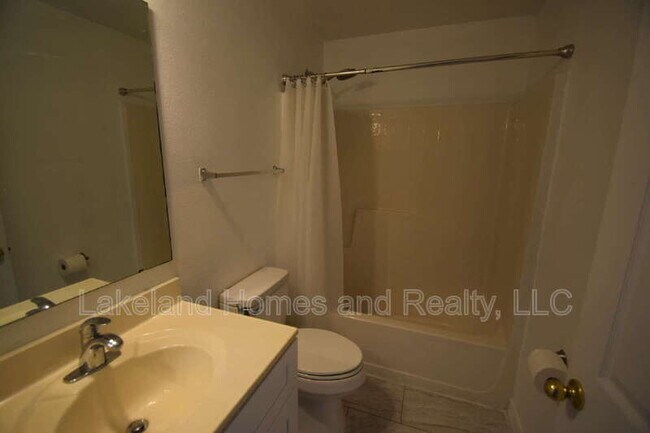 Building Photo - 5123 Spanish Oaks Dr