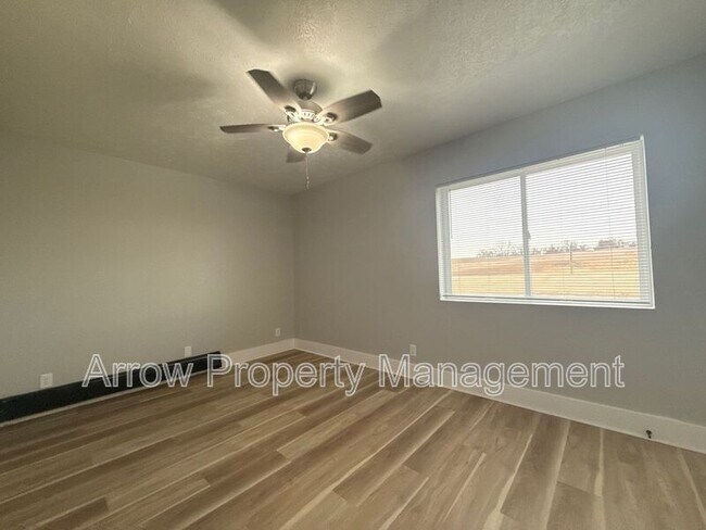 Building Photo - 940 27th St