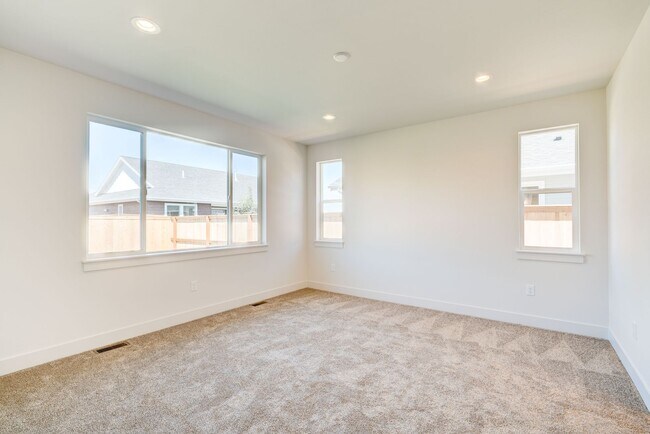 Building Photo - New Peaceful Retreat