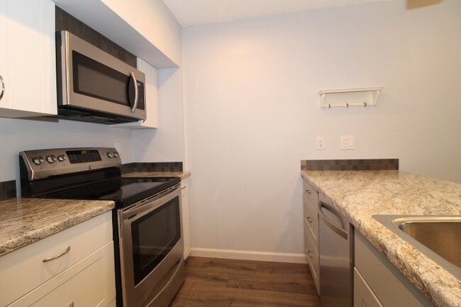 Building Photo - Charming 3 Bedroom Rental in Kirkland, WA ...