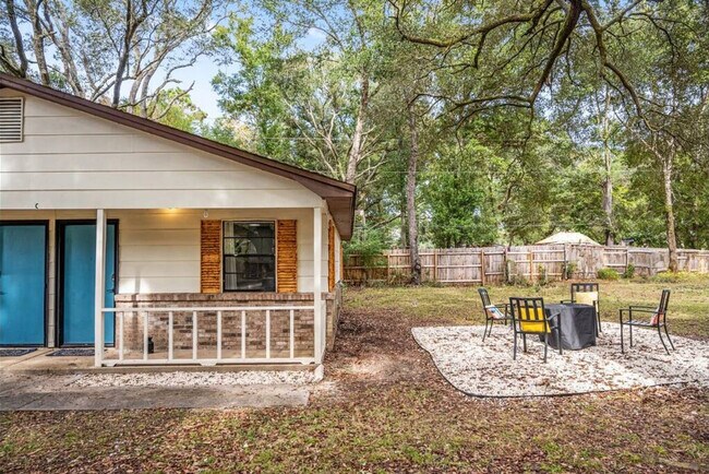 Building Photo - 2001 N 61st Ave