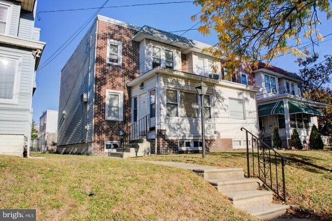 Building Photo - 1854 44th St