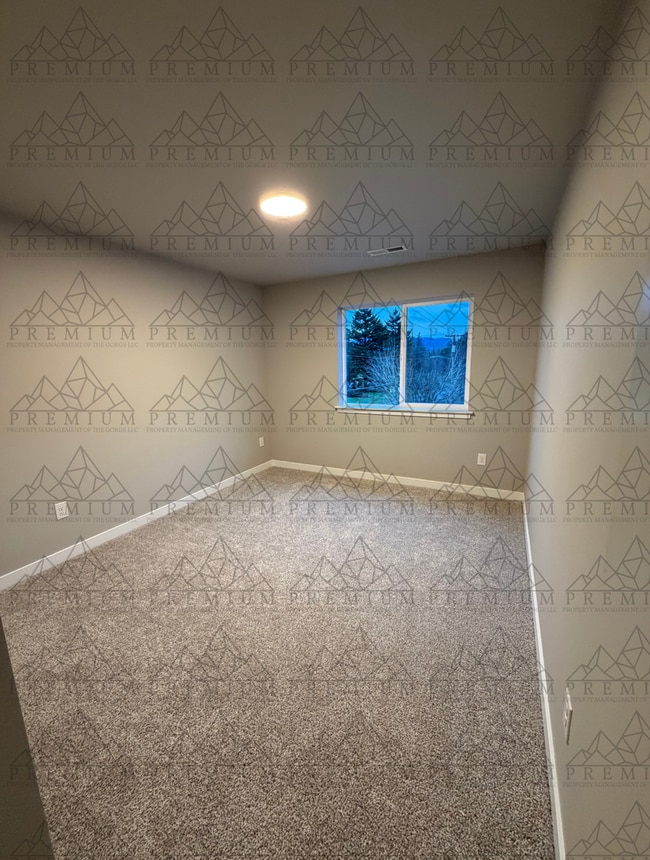 Building Photo - 1st MONTH FREE - 3 BED 2.5 BATH NEW BUILD!