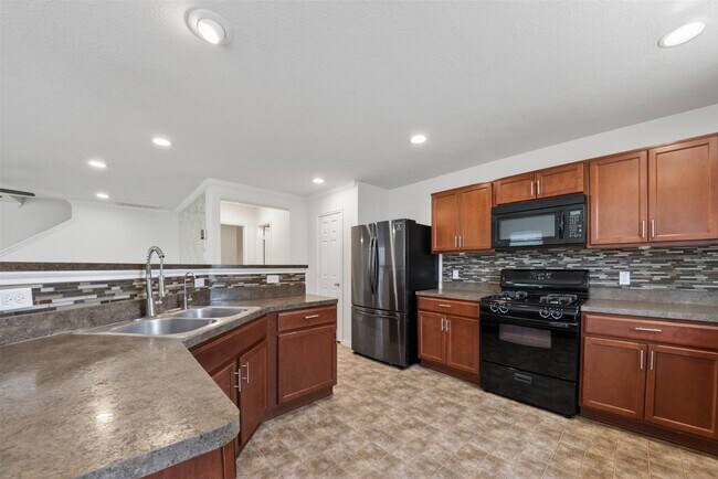 Building Photo - 15323 Trinity Meadow Dr