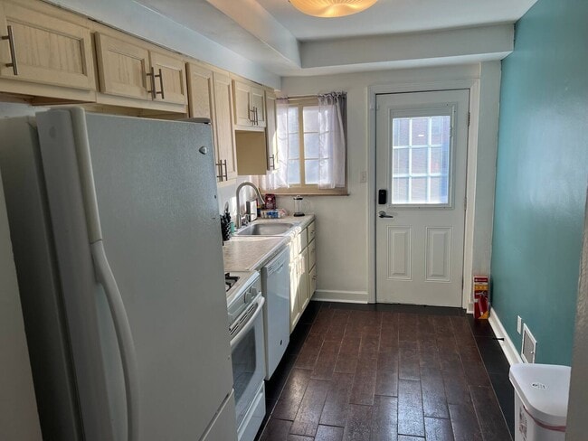 Building Photo - 1746 E Broad St