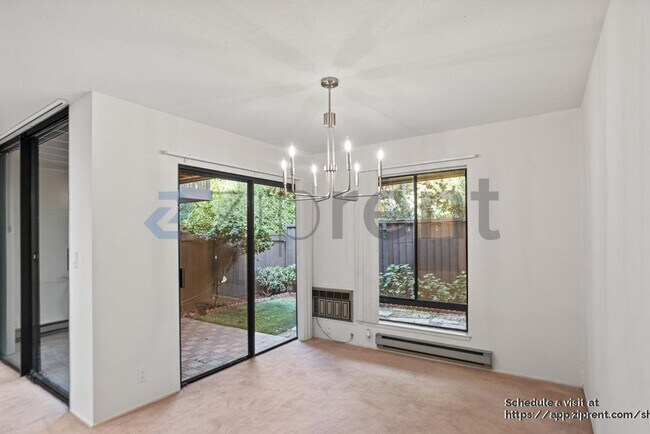 Building Photo - 2000 Rock St