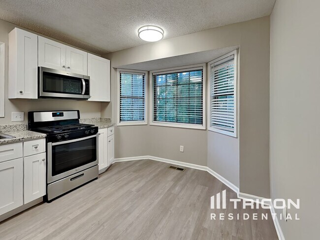 Building Photo - 2379 Moseley Pl SW