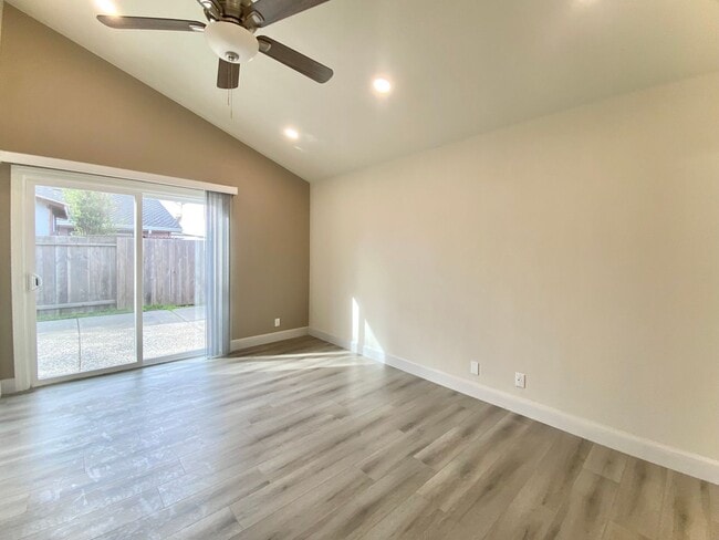 Building Photo - Beautifully Remodeled 3-Bedroom Home for Rent! - Northgate Neighborhood of Fremont!