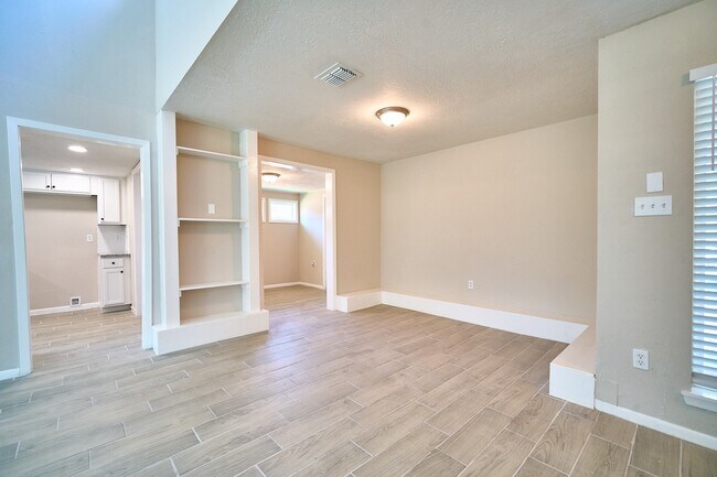 Building Photo - 7214 Westbranch Dr