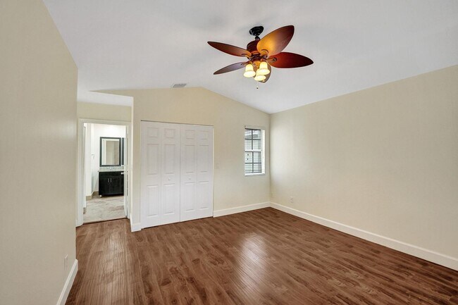 Building Photo - 949 Jade Ct