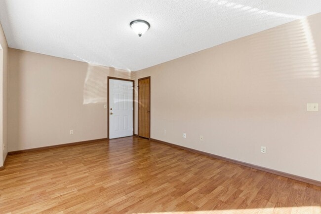 Building Photo - Arrowhead